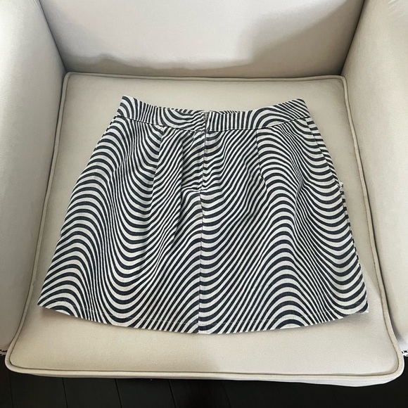 Mini-skirt - Picture 2 of 2